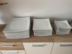 Assiettes plates carrées blanches en grès, Enlèvement, Comme neuf, Carré, Porcelaine ou Céramique