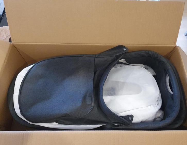 Musty Nio 3 in 1, Kinderen en Baby's, Kinderwagens en Combinaties, Zo goed als nieuw, Kinderwagen, Mutsy, Met reiswieg, Verstelbare duwstang