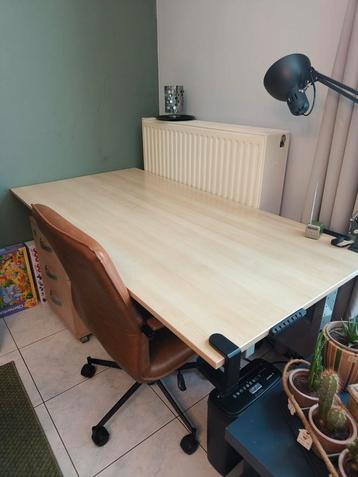 Bureau beschikbaar voor biedingen