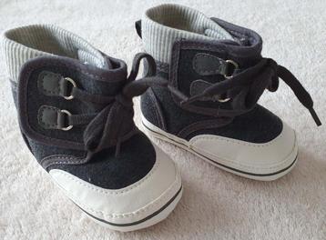 Petites chaussures gris et blanc - NEUF beschikbaar voor biedingen