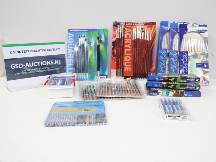 Hobbymix van Kleurpotloden/Kwastjes/Olieverf, Hobby en Vrije tijd, Overige Hobby en Vrije tijd, Ophalen of Verzenden