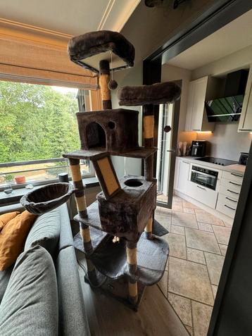 Kattenkrabpaal beschikbaar voor biedingen