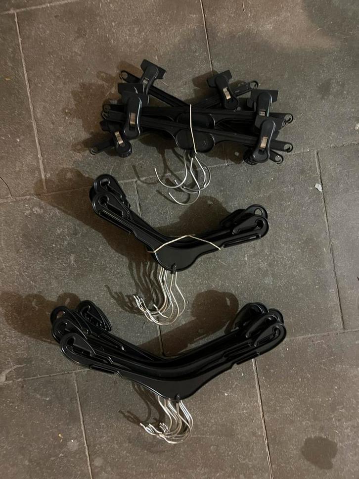 297 kleerhangers - 3 maten (kind), Kleding | Dames, Kledinghangers, Zo goed als nieuw, Kunststof, Kinderen, Ophalen of Verzenden