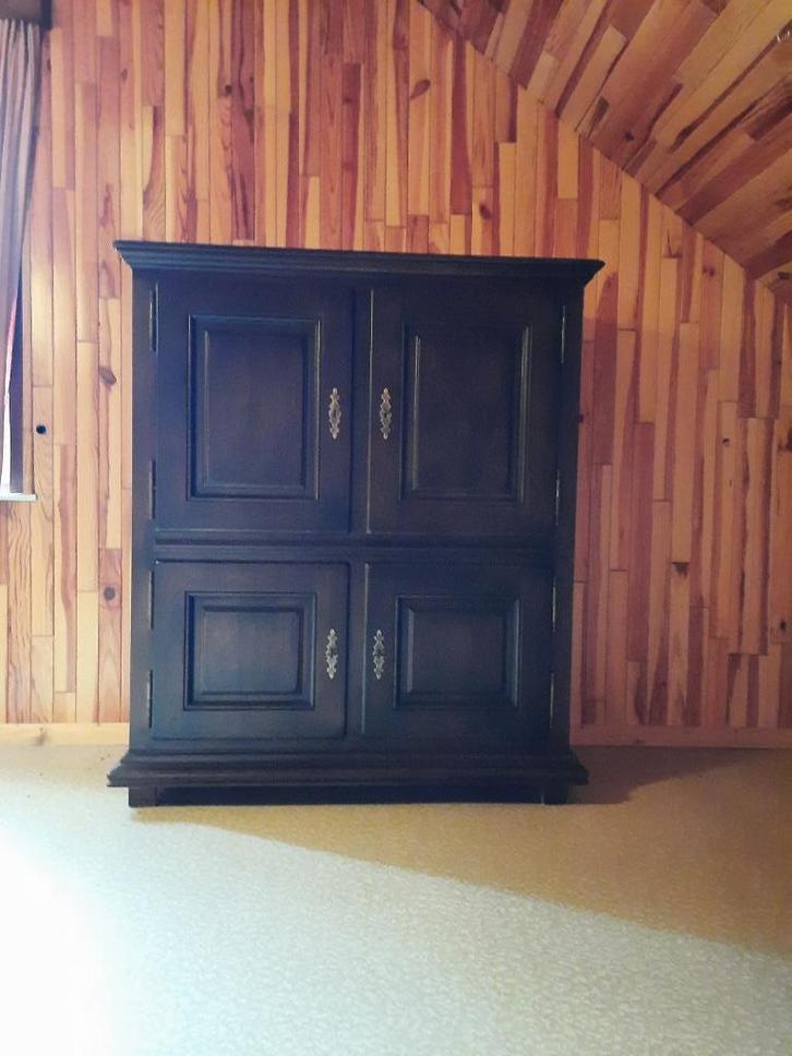 Vol eiken kast / volledig natuurhout, Huis en Inrichting, Kasten | Secretaires, Zo goed als nieuw, Ophalen