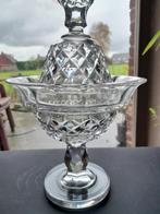 Bonbonnière ancienne en cristal, Enlèvement