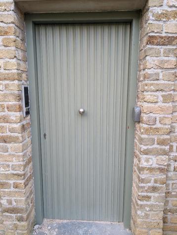 Houten voordeur  beschikbaar voor biedingen