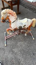 Antiek schommelpaard, Ophalen