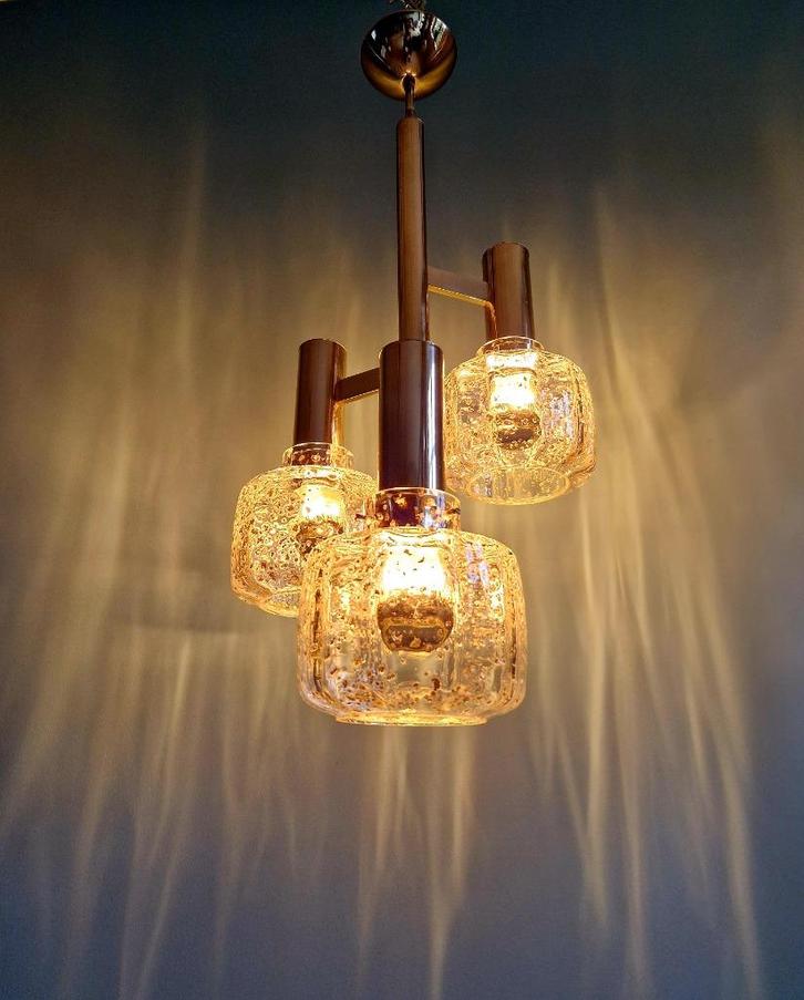 Kroonluchter in messing en geblazen glas, jaren 1970, Antiek en Kunst, Antiek | Verlichting, Ophalen of Verzenden
