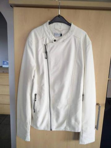 Jas Leder.  2x.  maat 40 en maat 42.  NIEUW. beschikbaar voor biedingen