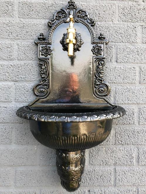 Fontaine murale - noire - aluminium avec robinet en laiton, Jardin & Terrasse, Pièces d'eau & Fontaines, Neuf, Fontaine, Aluminium