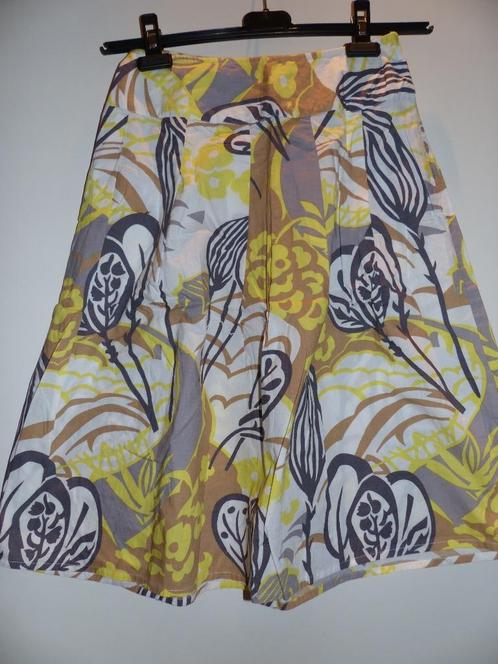 Vero Moda geel rokje met bloemenmotief - maat 36, Kleding | Dames, Rokken, Zo goed als nieuw, Maat 36 (S), Geel, Knielengte, Ophalen of Verzenden