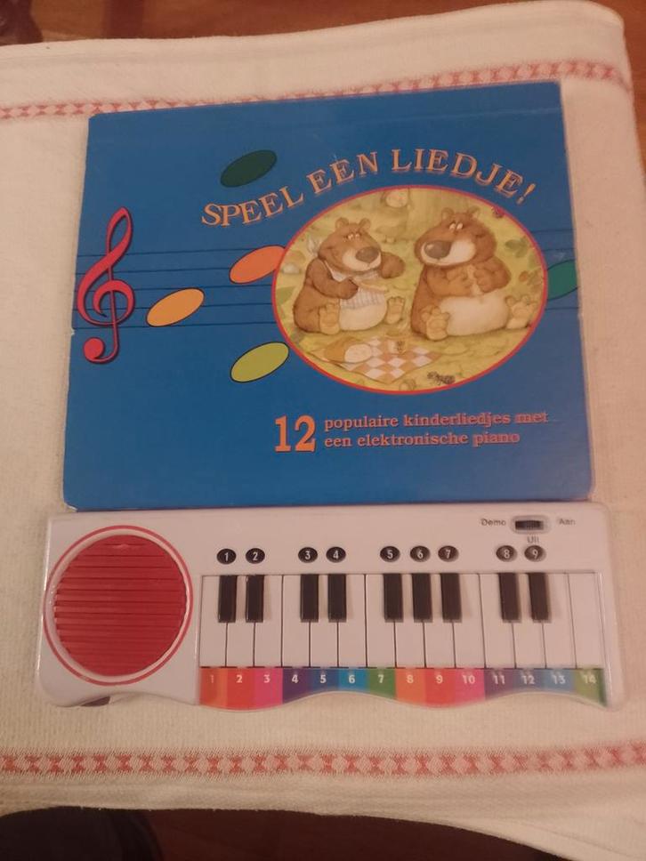 Speel een liedje!, Boeken, Kinderboeken | Jeugd | onder 10 jaar, Gelezen, Ophalen of Verzenden