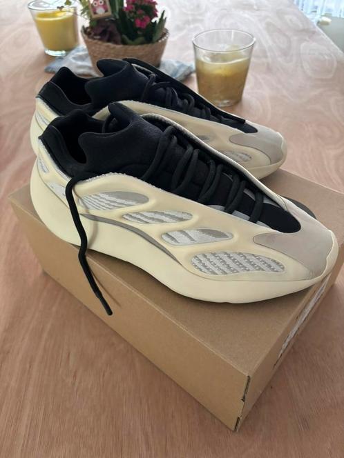 Adidas Yeezy 700 V3 Azael ( 42 ), Kleding | Heren, Schoenen, Zo goed als nieuw