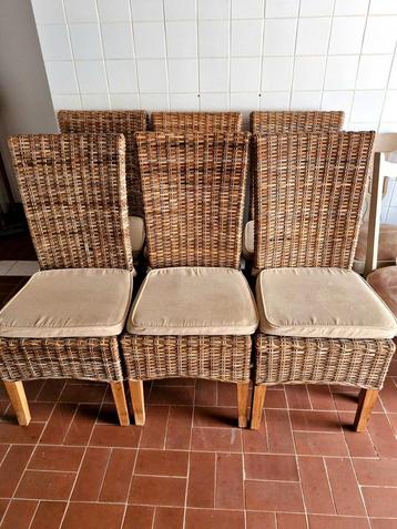6 Rieten Stoelen – Tijdloos en Sfeervol – In Goede Staat
 beschikbaar voor biedingen