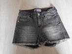 Zwarte short Raizzend 152, Broek, Meisje, Ophalen of Verzenden, Zo goed als nieuw