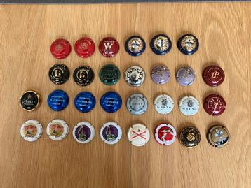 Pakket met 29 champagne capsules beschikbaar voor biedingen
