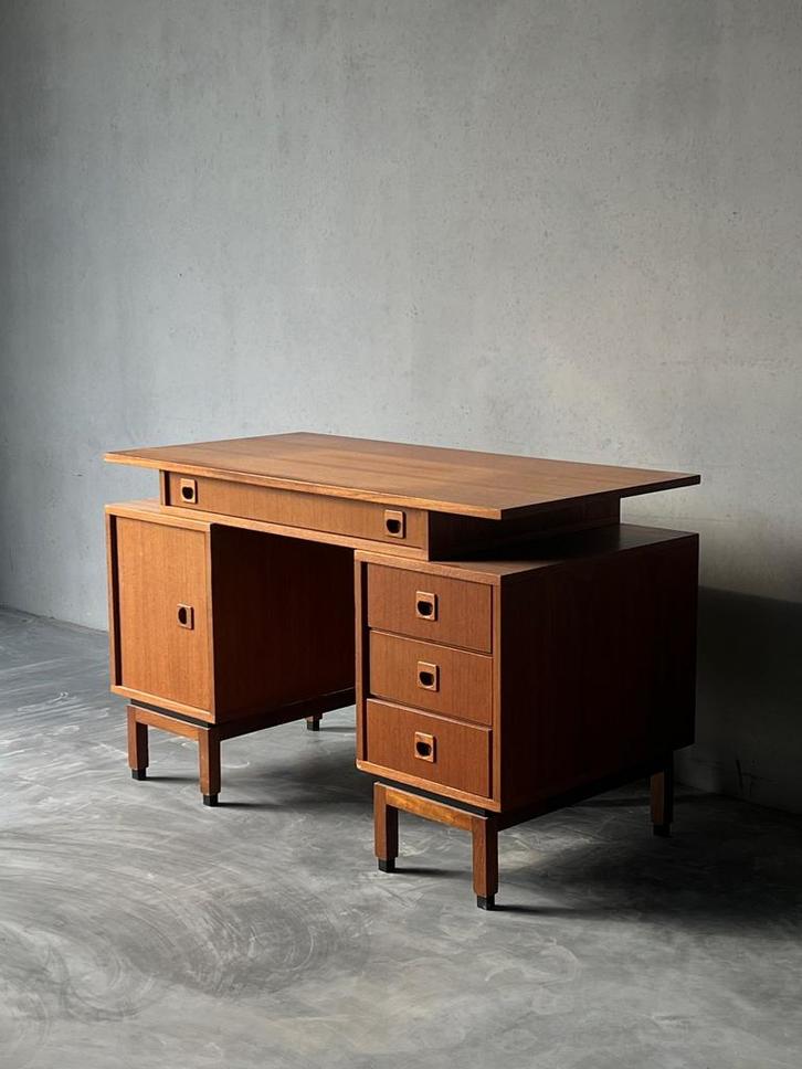 Vintage scandinavisch bureau, 1960, Huis en Inrichting, Bureaus, Zo goed als nieuw, Bureau, Ophalen