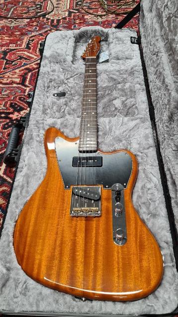 Fender Offset Telecaster MIJ Mahogany Limited Edition disponible aux enchères