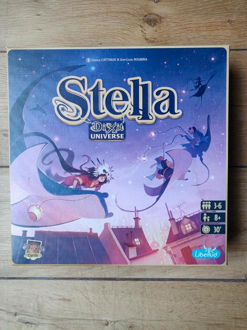 Stella - Dixit universe - Weer een spel van nonkel Marcel., Hobby en Vrije tijd, Gezelschapsspellen | Bordspellen, Zo goed als nieuw