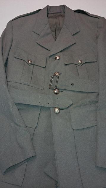 PAYS - BAS - VAREUSE OFFICIER ARTILLERIE beschikbaar voor biedingen