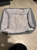 Kleine vierkante mand in goeie staat te Nazareth., Ophalen, Zo goed als nieuw