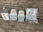 Metalen hoekplaatjes.   12stuks, Ophalen, Zo goed als nieuw