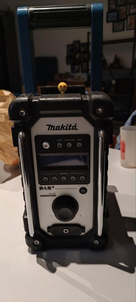 Makita DMR110 dab+, Audio, Tv en Foto, Radio's, Zo goed als nieuw, Radio, Ophalen of Verzenden