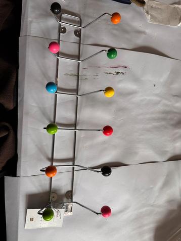 Hoedenrek Saturnus nieuw te koop beschikbaar voor biedingen