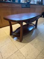 Vol massieve houten salontafel in notelaar, Antiek en Kunst, Ophalen