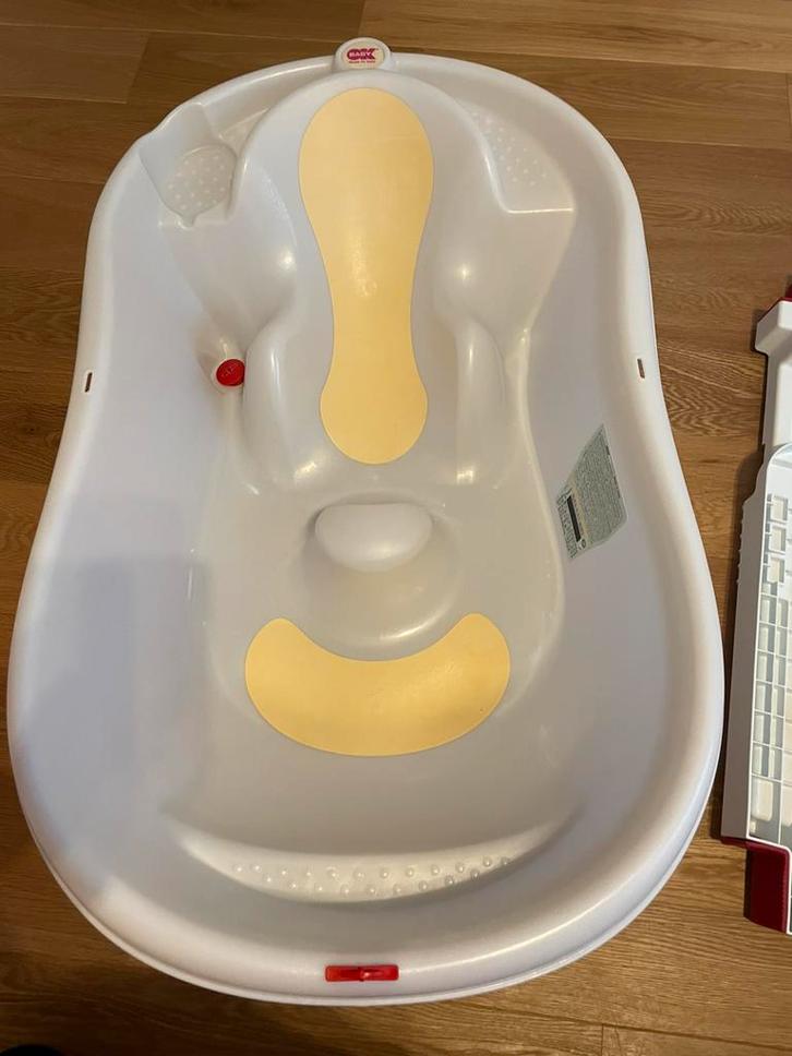 Schaalbaar babybadje met badmengkranen!, Kinderen en Baby's, Badjes en Verzorging, Zo goed als nieuw, Badje, Ophalen