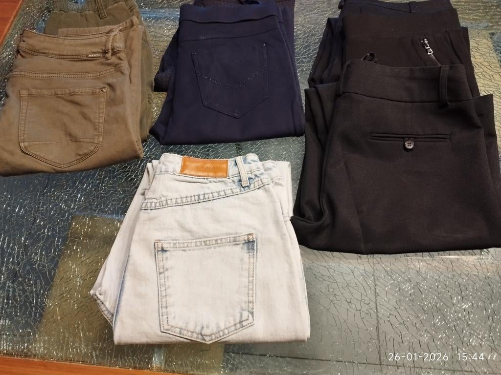 8 broeken mt 36 - 38 - 40 donker blauw-zwart-lichte jeans-ka, Ophalen
