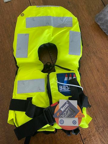 Nieuwe baby zwemvest  beschikbaar voor biedingen