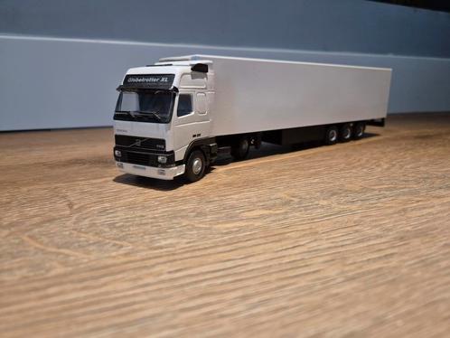 Volvo fh1 globetrotter, Hobby & Loisirs créatifs, Voitures miniatures | 1:50, Comme neuf, Bus ou Camion, Lion Toys, Enlèvement ou Envoi