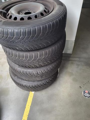 Renault megane winterbanden 195/65 R15 95T beschikbaar voor biedingen