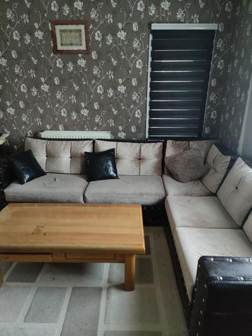 Beige/zware zetel beschikbaar voor biedingen