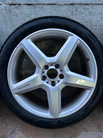 19 inch AMG velgen met nieuwe banden beschikbaar voor biedingen