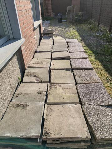 Gratis terrastegels beschikbaar voor biedingen