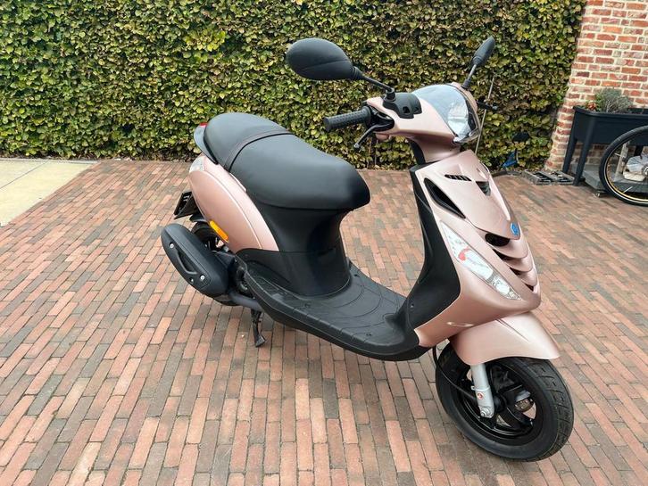 Roze piaggio zip kappen, Fietsen en Brommers, Scooters | Piaggio, Gebruikt, Zip, Klasse B (45 km/u), Benzine, Ophalen