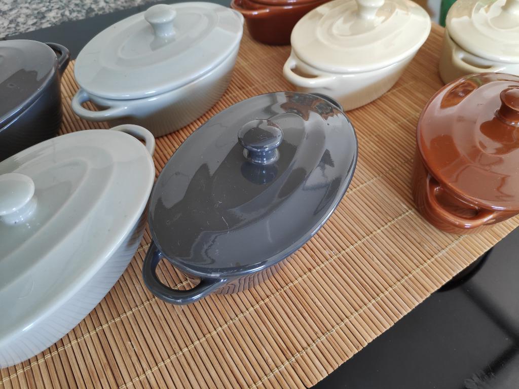 8 PETITES COCOTTES AU FOUR .....NEW, Maison & Meubles, Cuisine | Vaisselle, Enlèvement ou Envoi