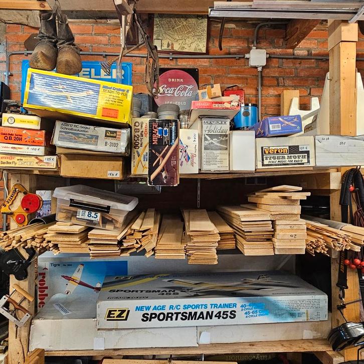 Bouwdozen en balsa hout, Hobby en Vrije tijd, Modelbouw | Radiografisch | Vliegtuigen, Zo goed als nieuw, Ophalen of Verzenden