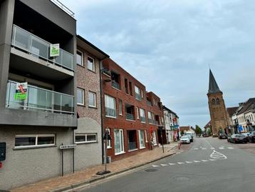 ruim 2 slaapkamer appartement met garage -  markt Kortemark