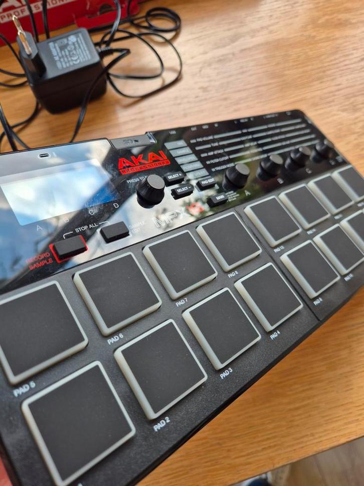 Akai MPX16 SD sampler & player, Muziek en Instrumenten, Samplers, Ophalen of Verzenden