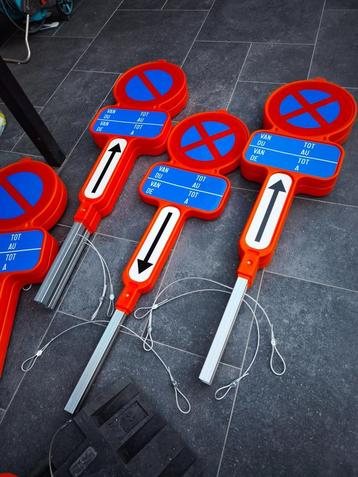 Parkeerverbodsborden te koop beschikbaar voor biedingen