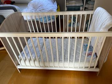 Babybed beschikbaar voor biedingen