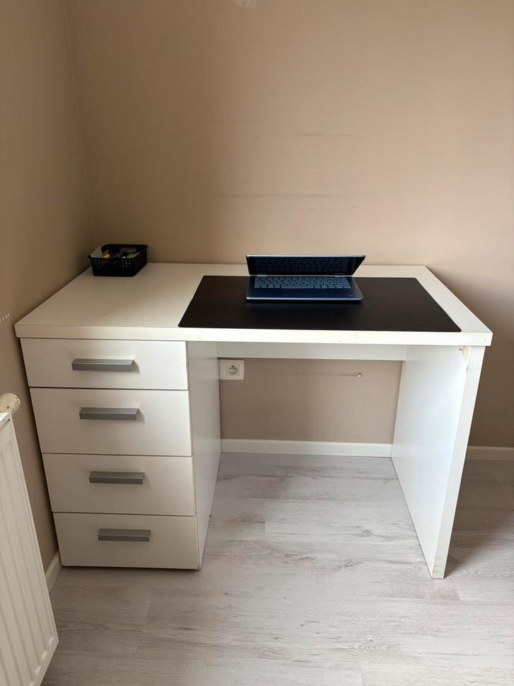 💼💻Stijlvol wit bureau met lades🏢📚– in goede staat✨, Huis en Inrichting, Bureaus, Zo goed als nieuw, Bureau, Ophalen