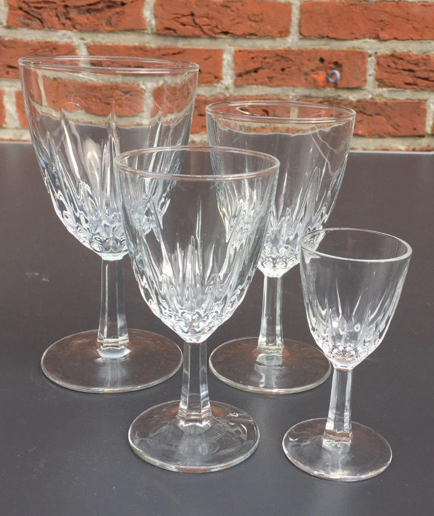 serie 36 Franse drinkglazen, Verzamelen, Glas en Drinkglazen, Zo goed als nieuw, Overige typen, Ophalen of Verzenden