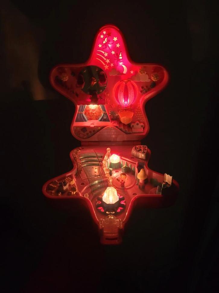 Polly pocket gloeiende ster, Hobby en Vrije tijd, Feestartikelen, Ophalen of Verzenden