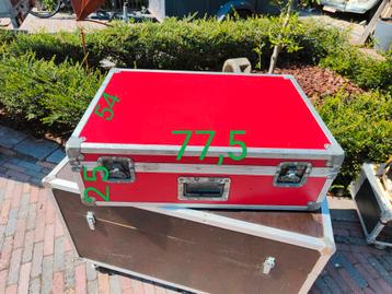 Diverse flightcases 7 stuks voor 100€ beschikbaar voor biedingen