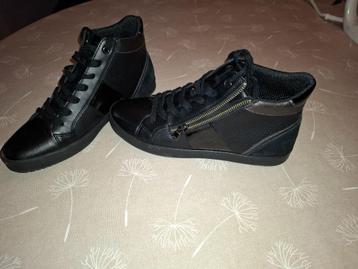zwarte hoge damessneakers  Geox maat 41 beschikbaar voor biedingen