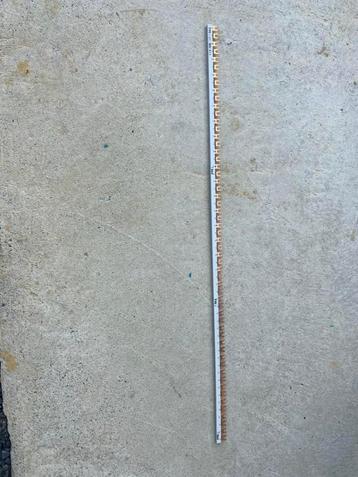 Peigne à broches électrique beschikbaar voor biedingen